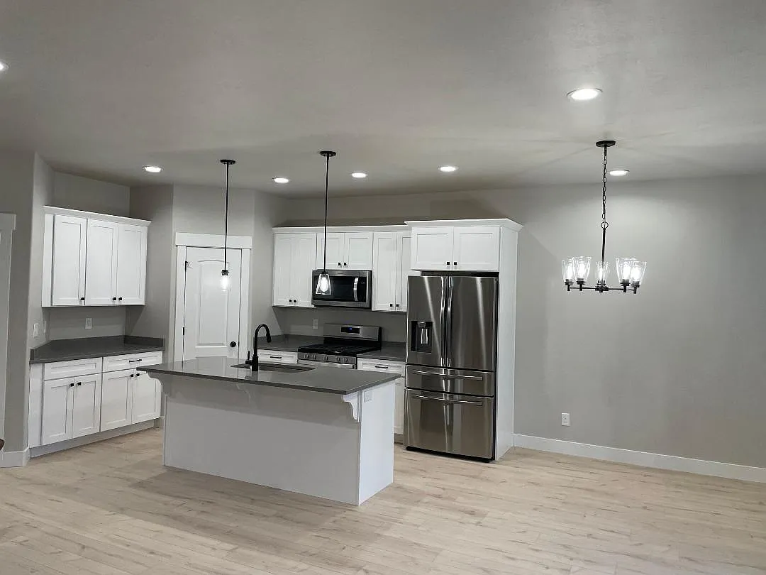 Building Photo - 3760 W Big Horn Dr