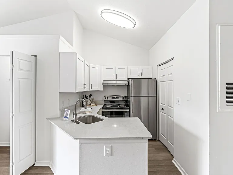 Buffalo Creek Apartments — Photo 36
