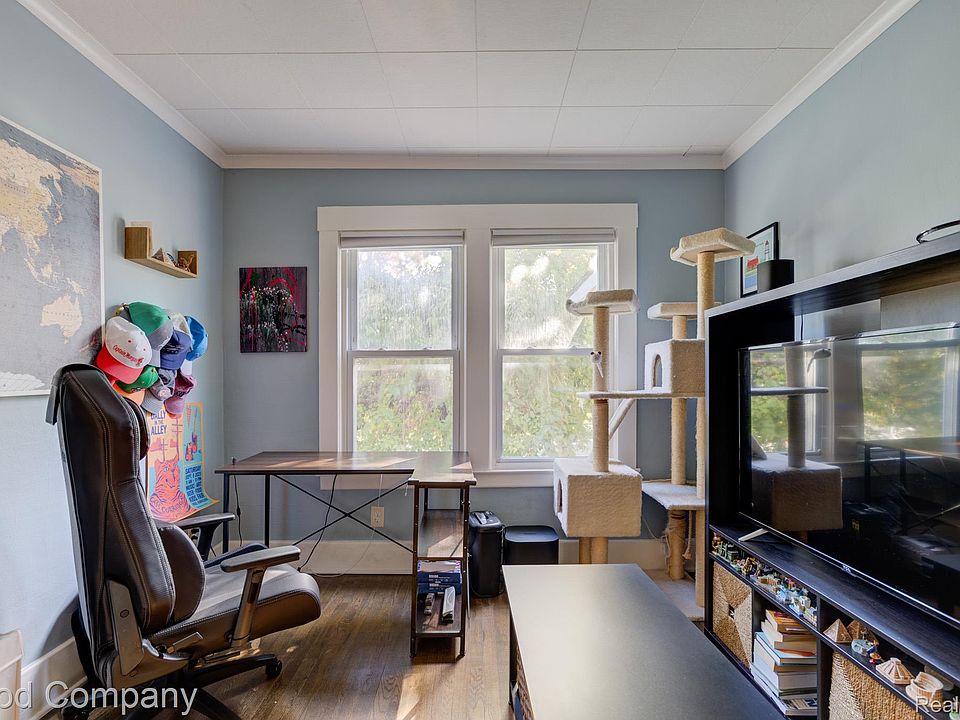215 E Hazelhurst St, photo 29