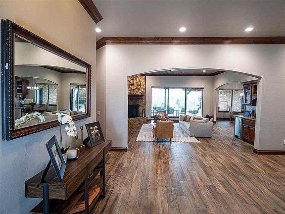 5th image of 1304 Inverness Cir