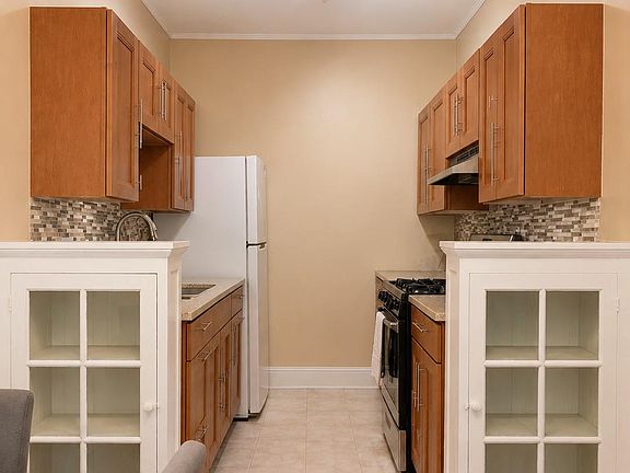 5th image of 640 Buchanan St NW APT 105