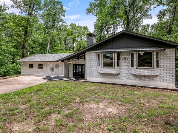 18 Cardinal Ct, Rogers, AR 72756