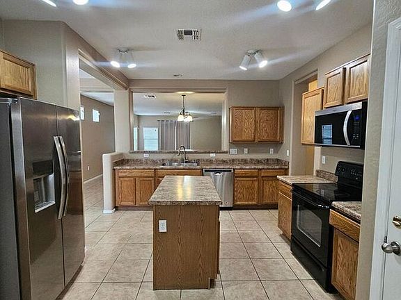 4th image of 5440 W Park St