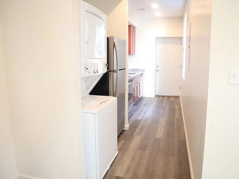 2202 Maryland Ave — Photo 5