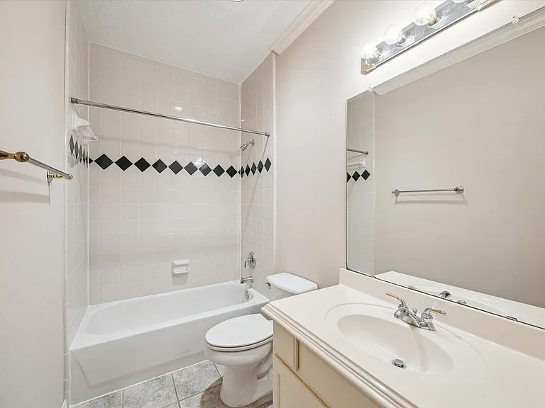 2802 Briarhurst Park — Photo 22