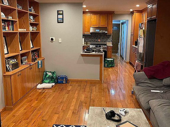 4th image of 21-33 23rd St #2