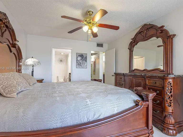 3049 Wolverton #3049-C — Photo 14
