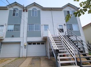 233 Anderson St, Staten Island, NY 10305