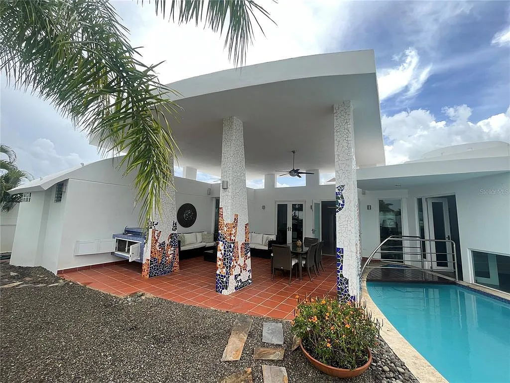 4 bed, 3.5 bath, 3200 sqft, $6,500 — Photo 3
