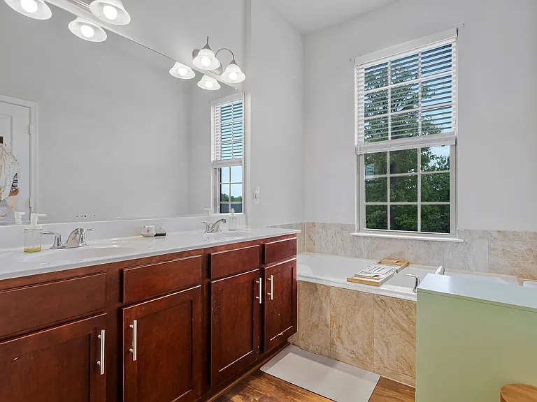 703 Skippers Ln — Photo 21