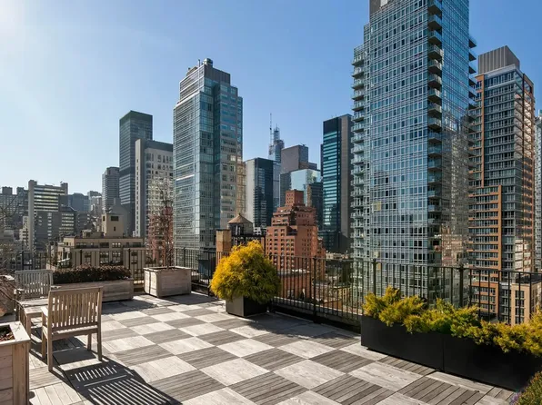 333 East 53rd Street image 15 of 17