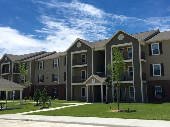 900 N Woodlawn St #227