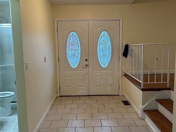 2nd image of 124 Granada Cir