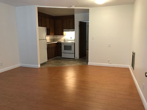 3rd image of 1577 Brookvale Dr #2-A
