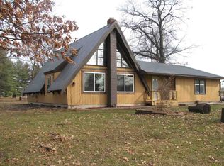 5225 N 250 E, Howe, IN 46746