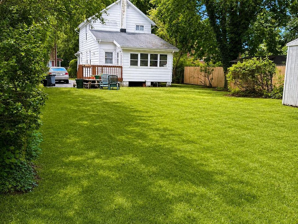 2nd image of 1135 Borden Avenue