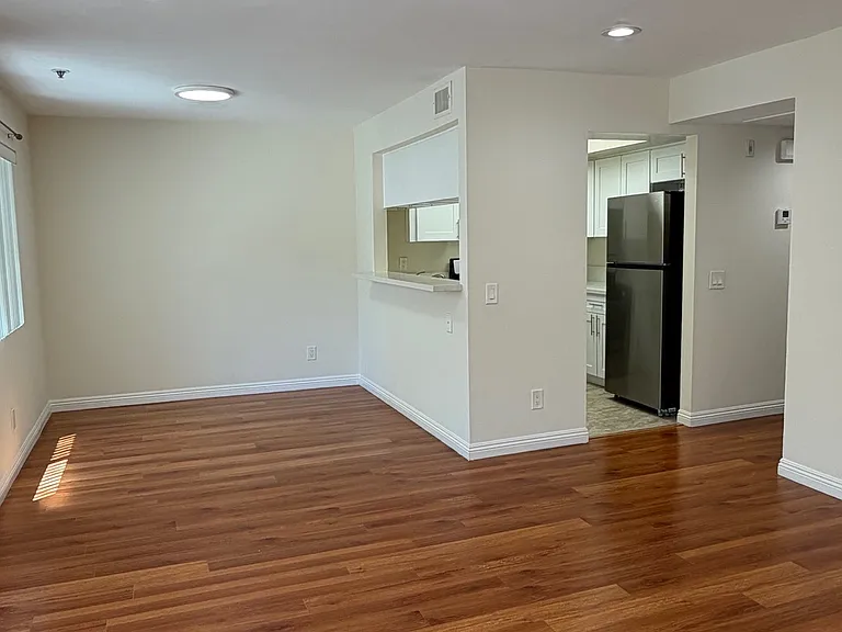 1122 Linden Ave #3 — Photo 4