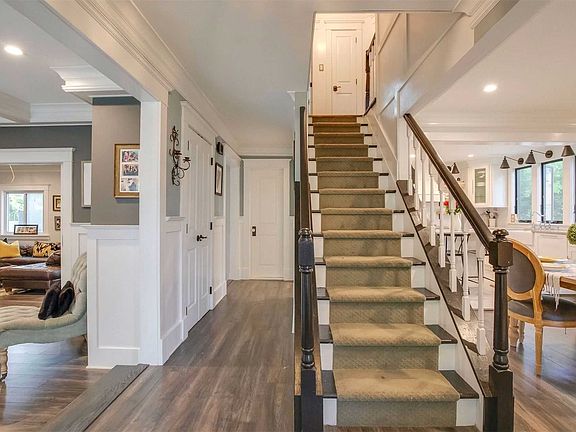 3rd image of 26 Daell Ln