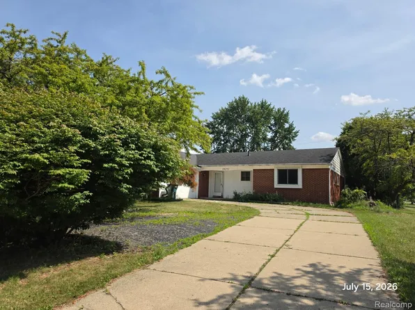 18251 Santa Ann Ave, Lathrup Village, MI 48076