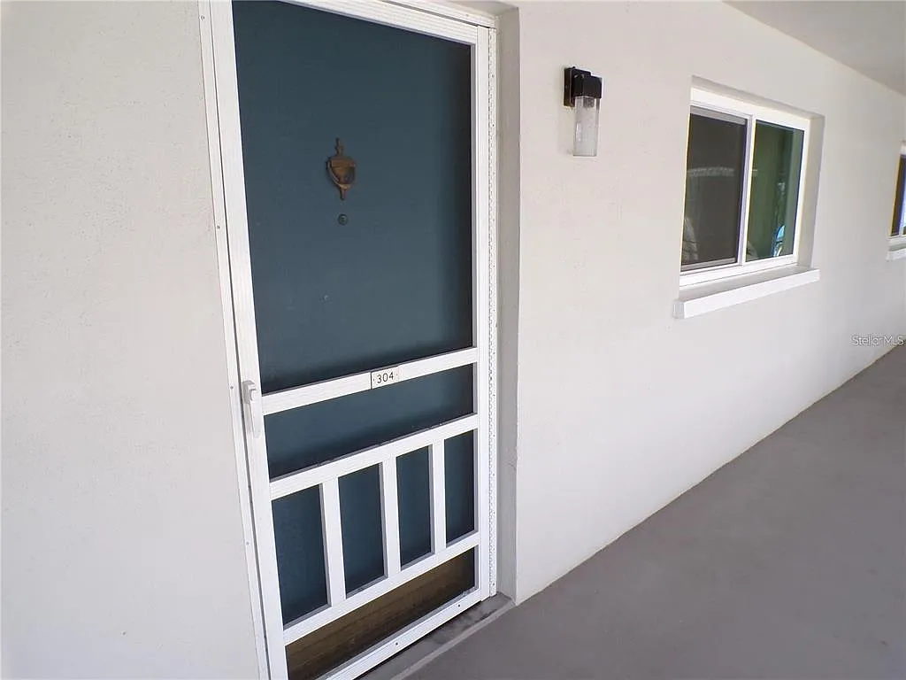2 bed, 2.0 bath, 833 sqft, $1,500 — Photo 2