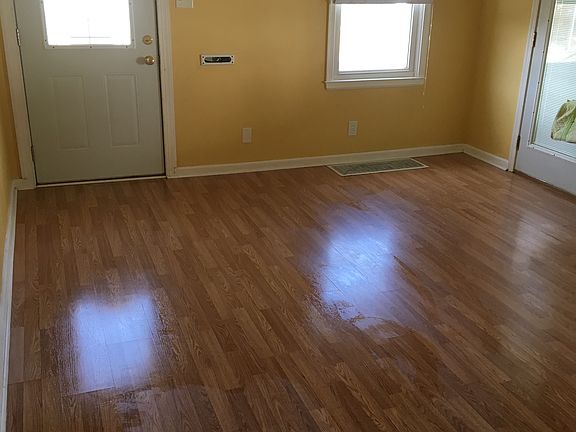 3rd image of 715 Bayard Park Dr
