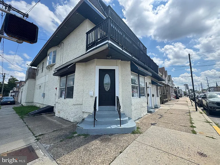 242 N Broadway #B — Photo 9