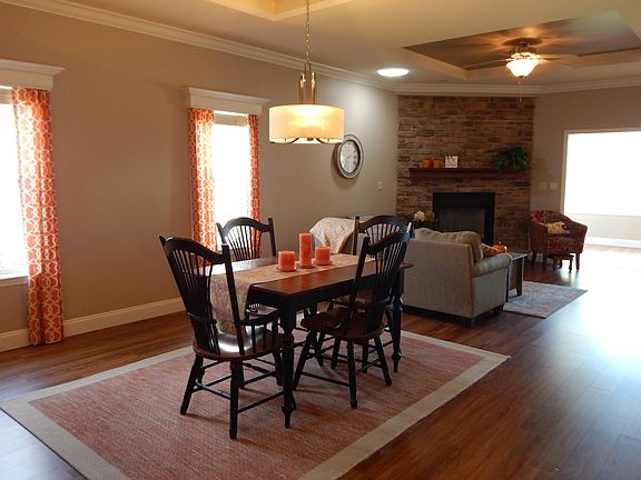 3rd image of 332 Legacy Ct