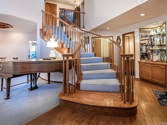 2nd image of 221 Taos Pl