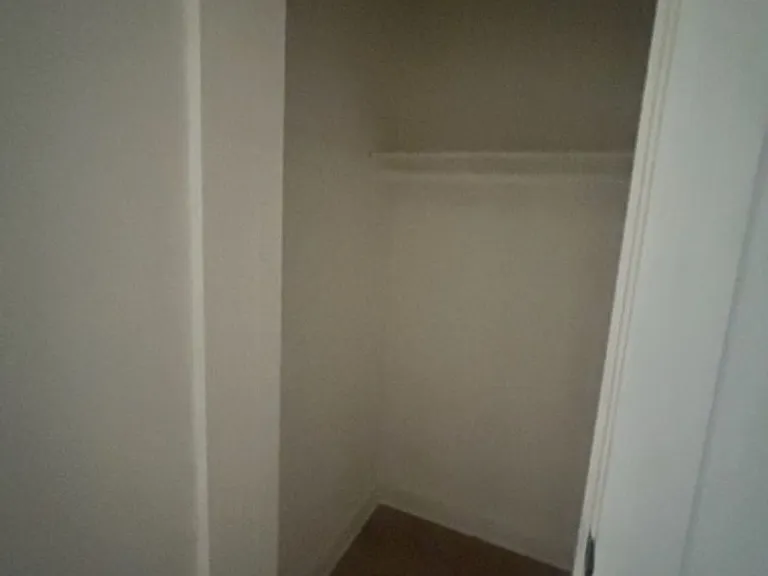1213 N Ardmore Ave — Photo 4