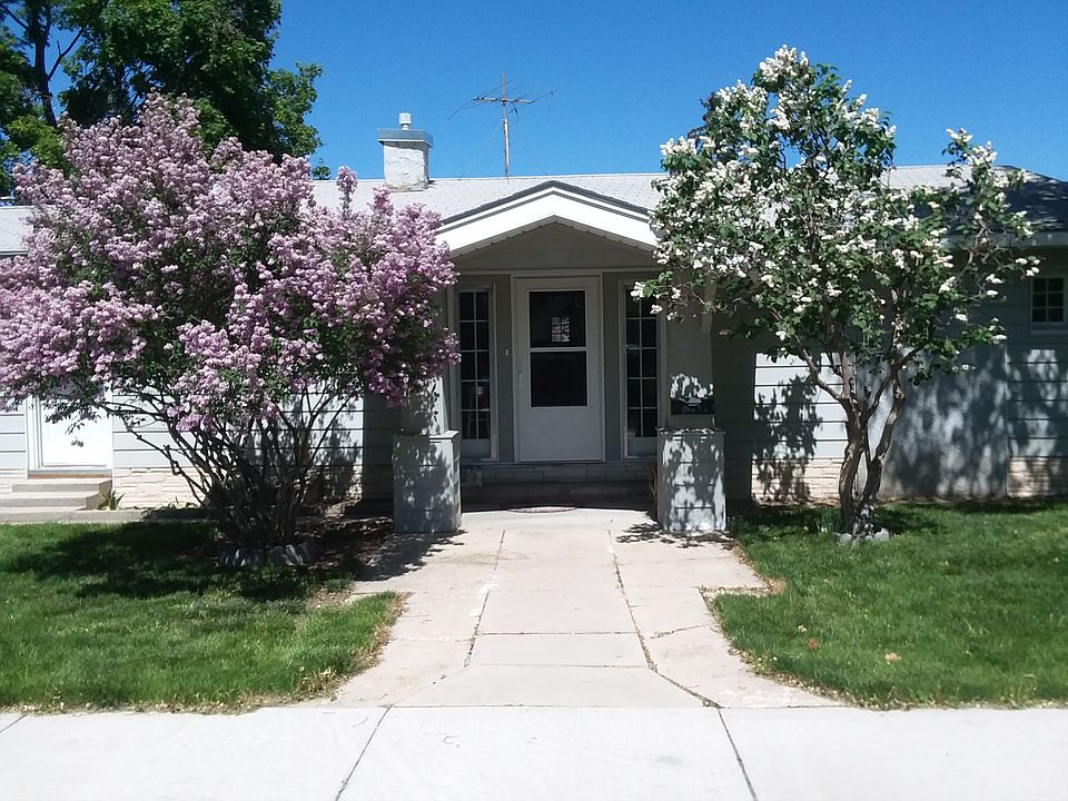 1st image of 523 17th Ave S