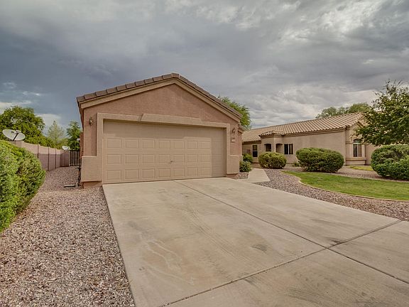 2nd image of 2460 W Allens Peak Dr