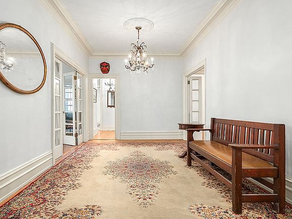 3rd image of 850 Park Ave APT 5A
