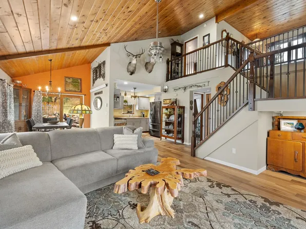 12034 Woodford Rd, Custer, SD 57730