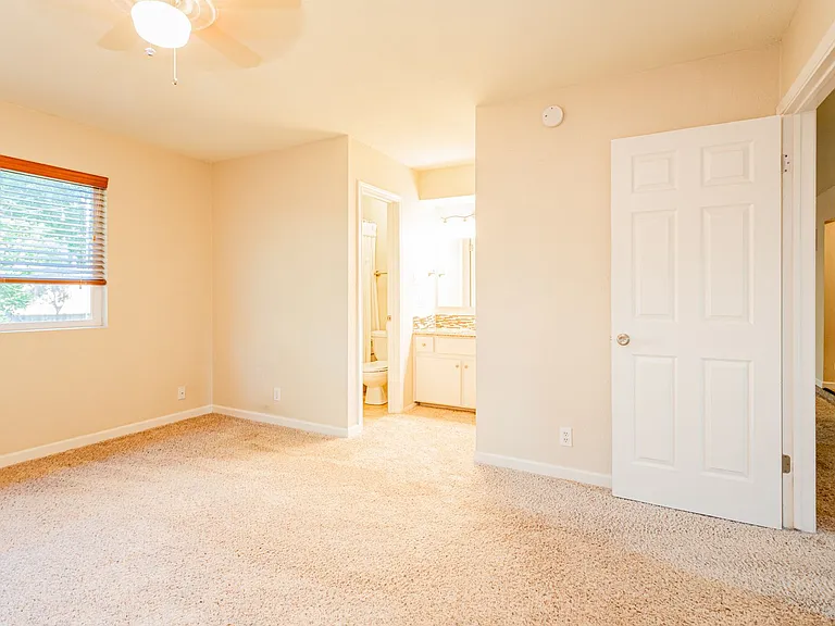 13202 Rampart St — Photo 10
