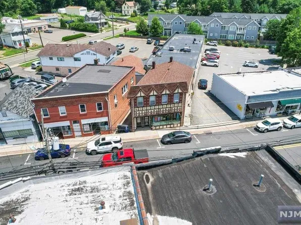 225 Franklin Ave, Midland Park, NJ 07432