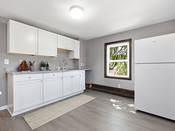 4th image of 3 Nichols St