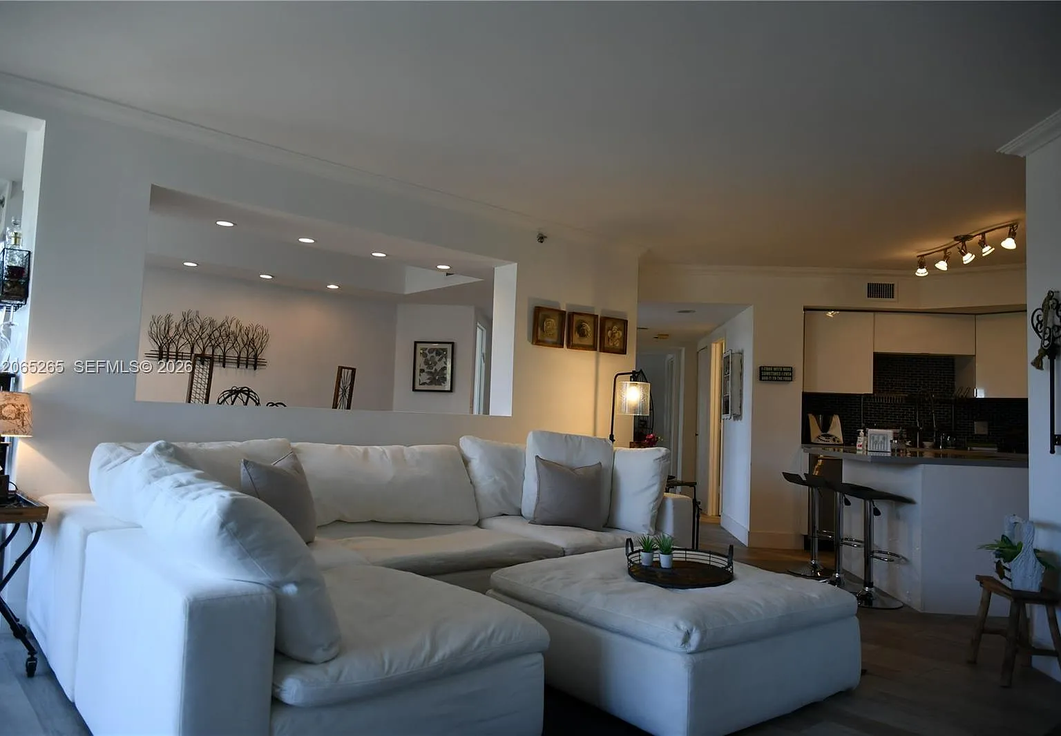 1000 Isl Blvd Williams Is — Photo 3