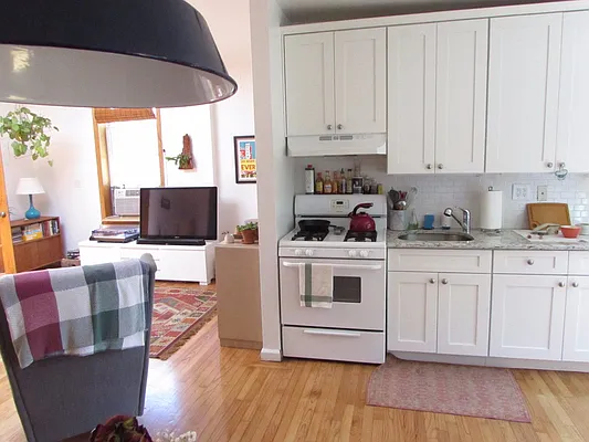 Rented by Tyler Vincent Real Estate Inc | media 14