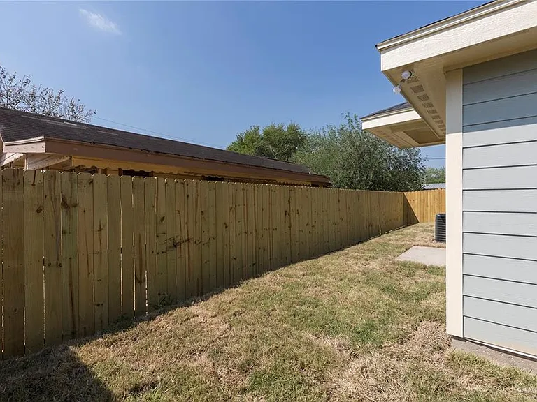 624 N Texas Ave — Photo 17