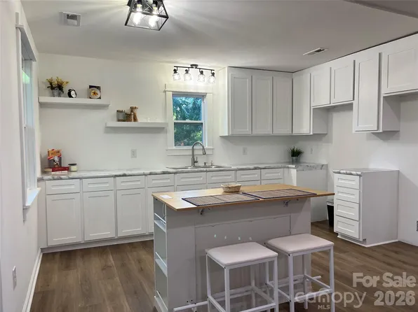 1601 Sigmon St, Lincolnton, NC 28092