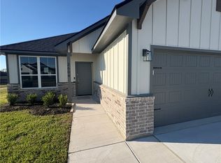 2604 Falcon Ridge Dr, Bryan, TX 77803