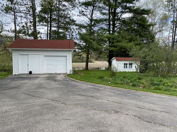 4th image of 566 Oconto Ave