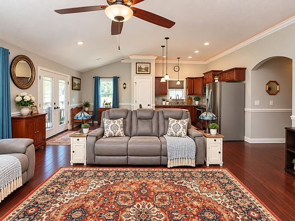 5th image of 562 Ridgeville Crossing Dr
