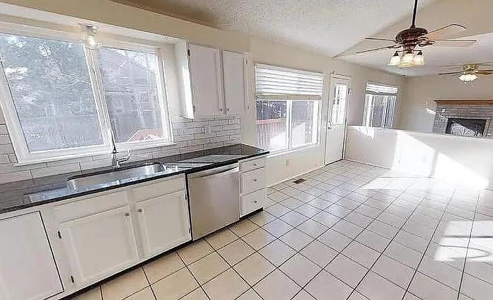 7836 Scarborough Dr — Photo 36