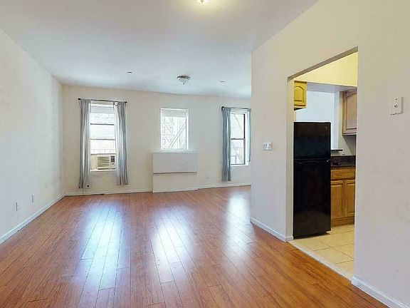 3rd image of 342 W 47th St APT 3F