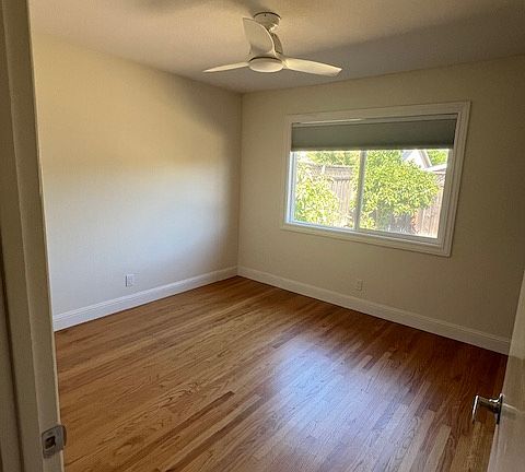 3rd image of 2317 Stratford Dr