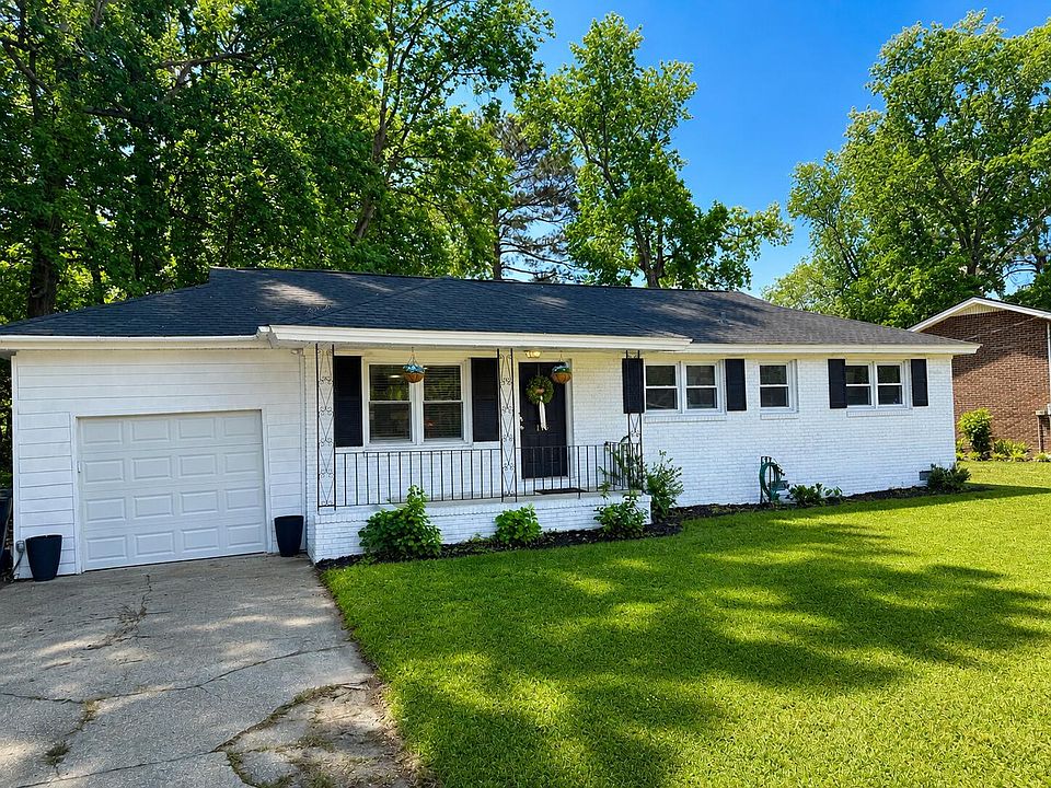 1st image of 115 Camelot Dr