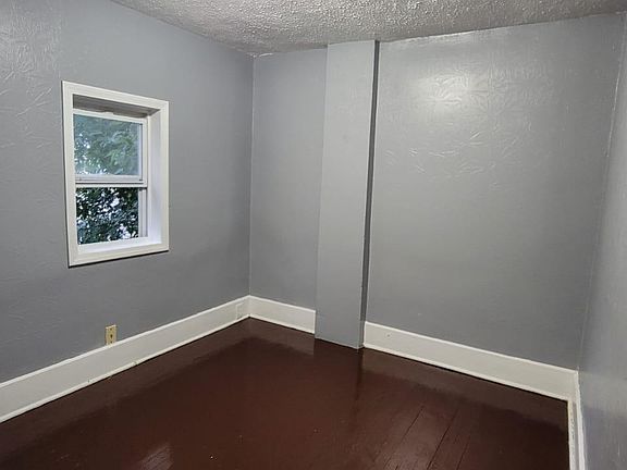 4th image of 965 Lawton St