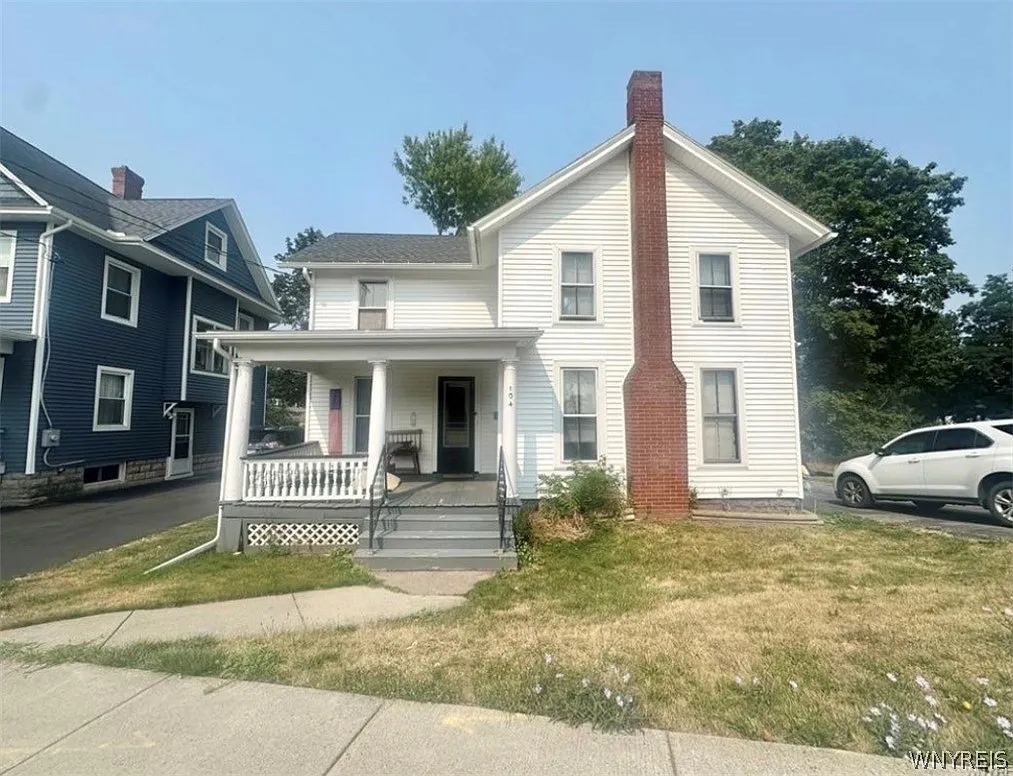 3 bed, 1600 sqft, $1,495 — Photo 1
