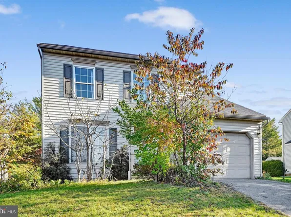 1037 Christina Dr, Leesport, PA 19533